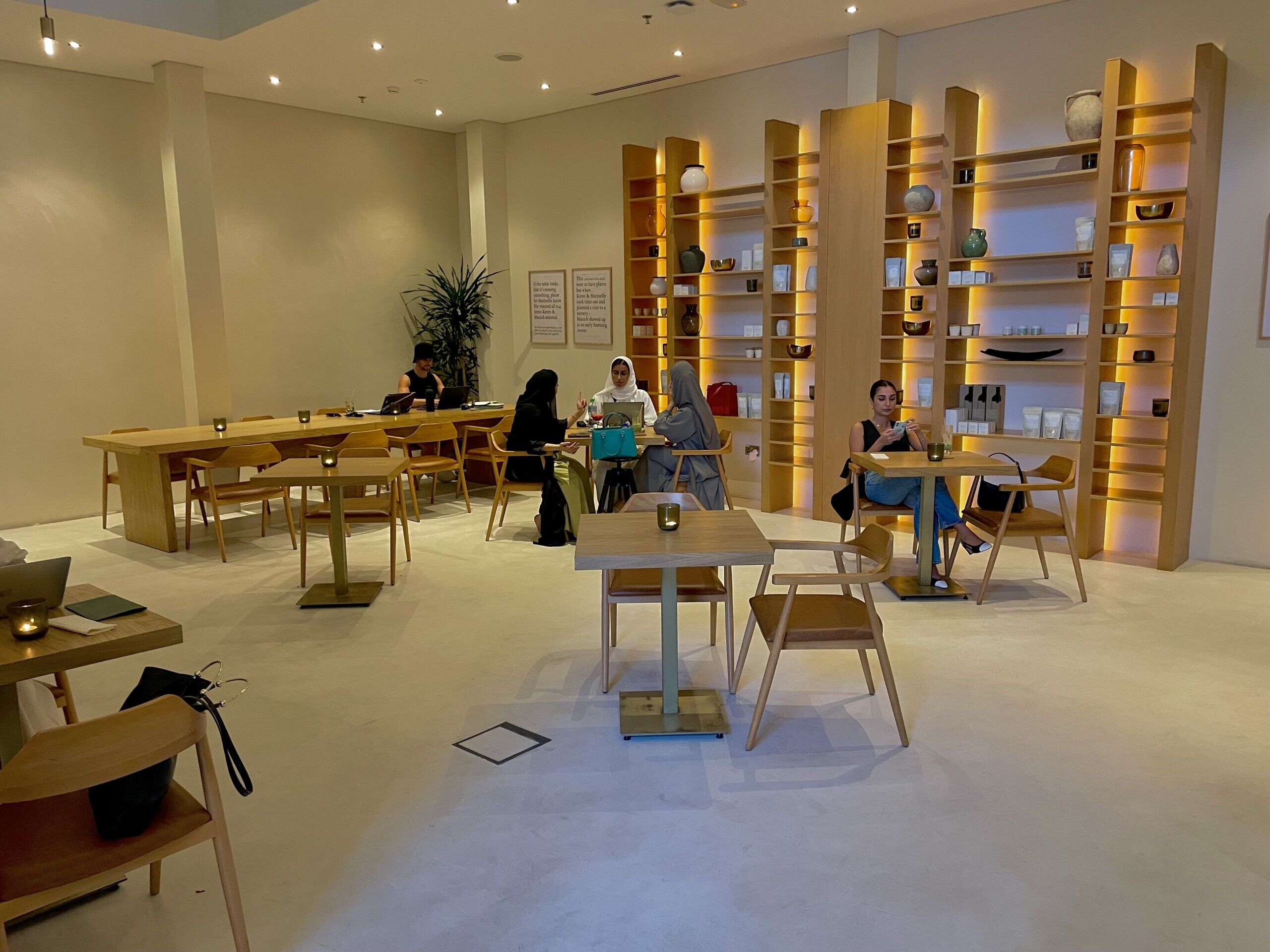 Pekoe Cafe - Microcement Floors and Walls - Dining Seating AreaPekoe Cafe - Microcement Floors and Walls - Dining Seating Area